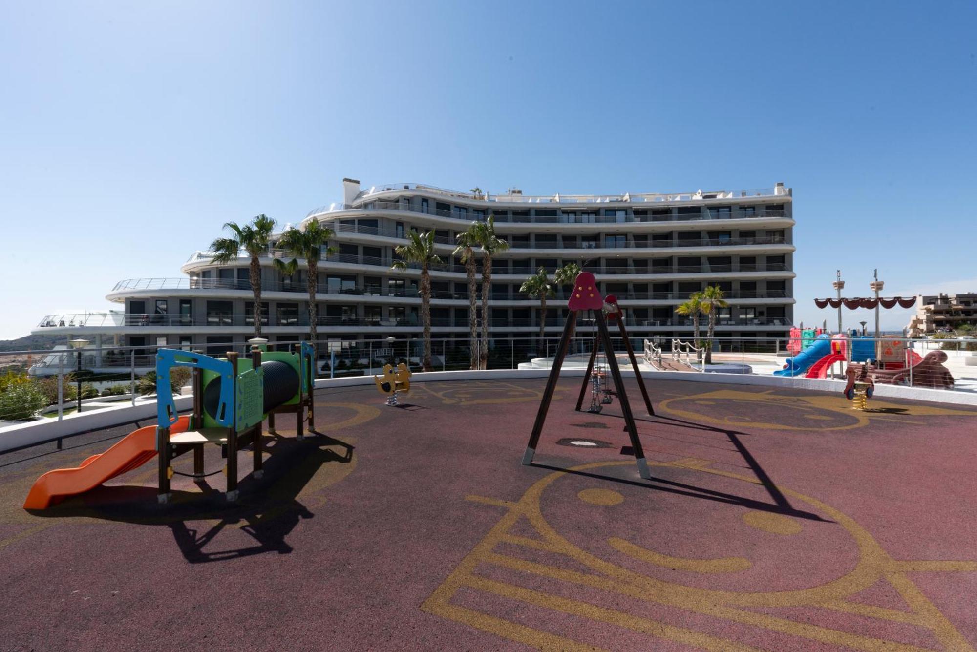 Infinity View - Access To Hot Tubs & Pools Apartment *