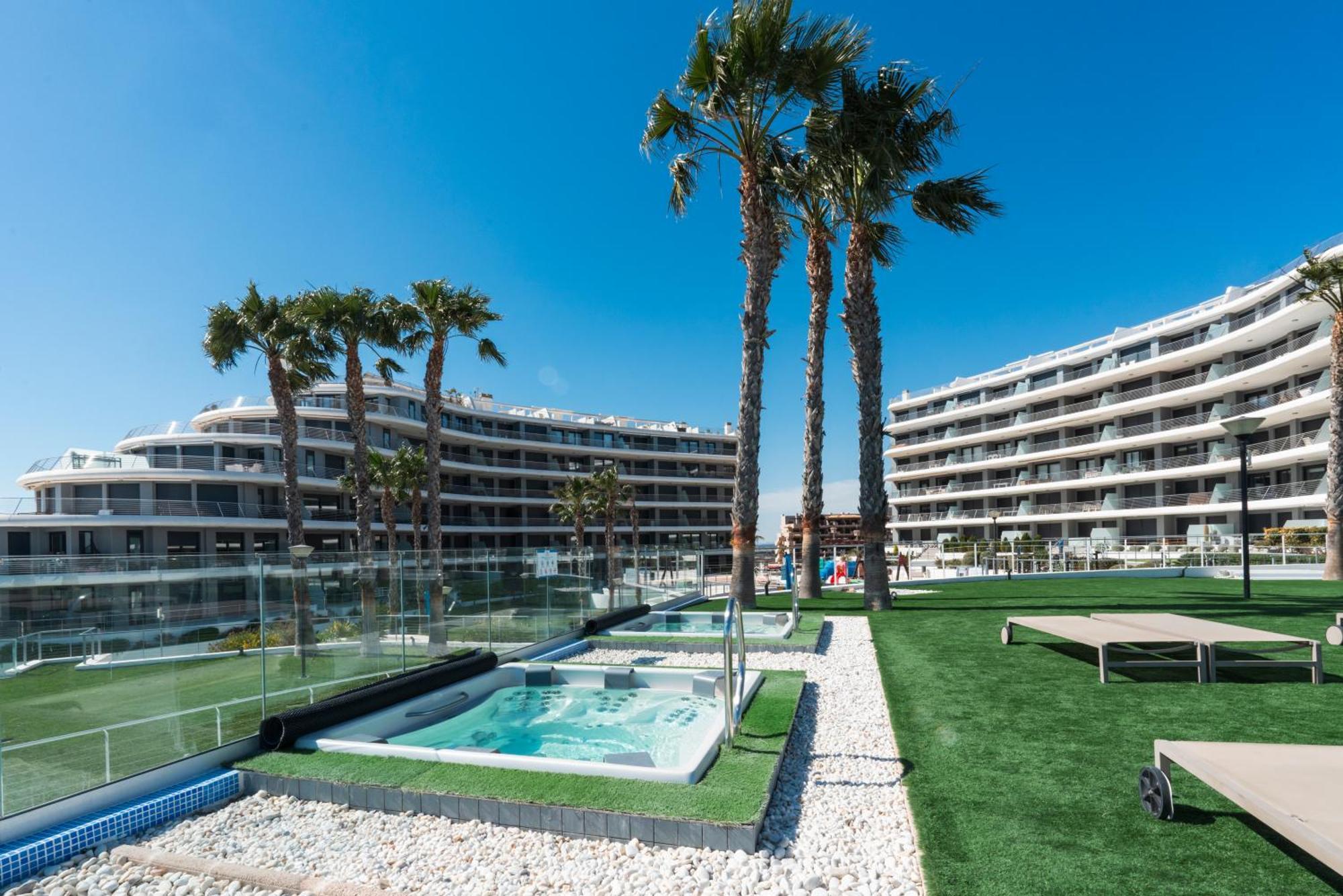 Infinity View - Access To Hot Tubs & Pools Apartment *